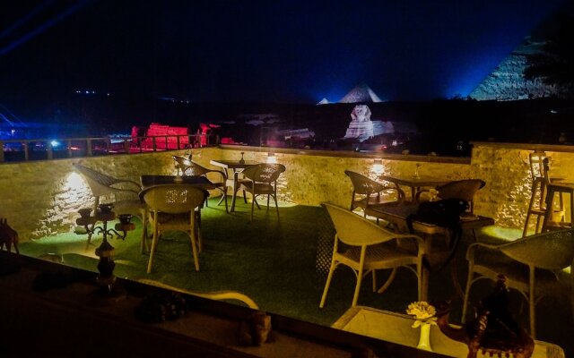 Seven Pyramids Inn