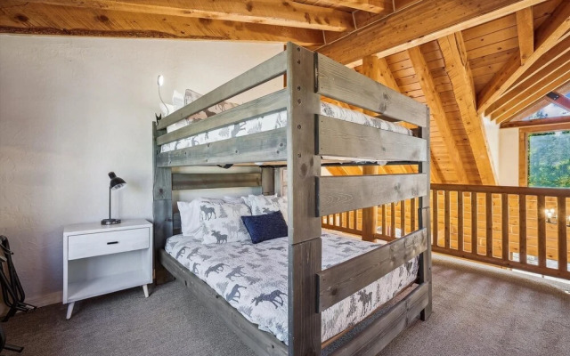 American Way Chalet 5 Bedroom Home