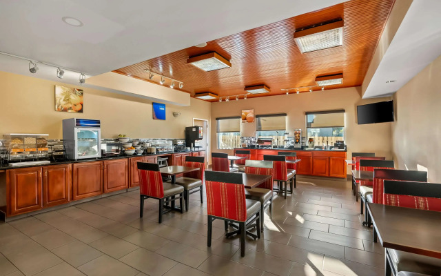 Comfort Inn & Suites