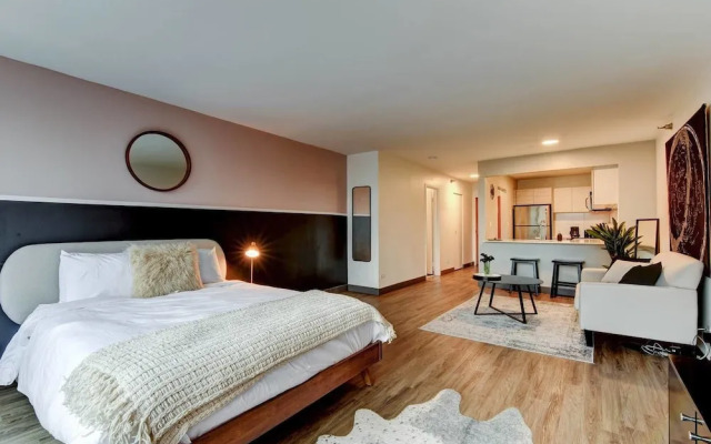 Furnished Suites Near Navy Pier