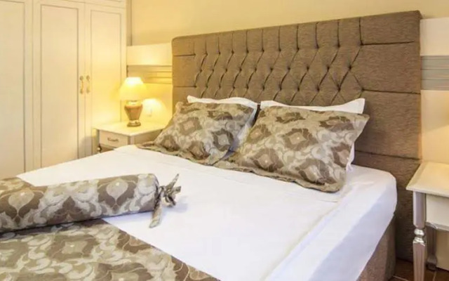 Peninsula Pineclub Boutique Hotel