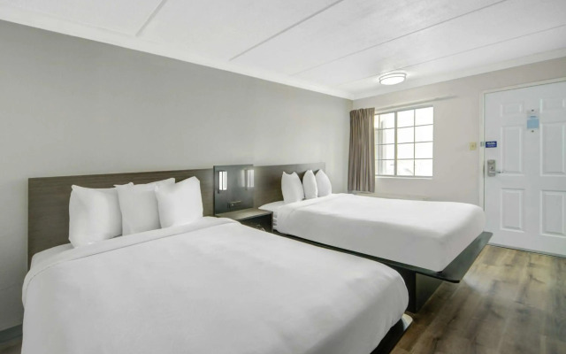 Motel 6 San Antonio, TX – I-35 North Corridor