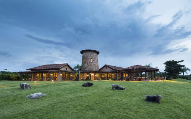 Royal Isabela