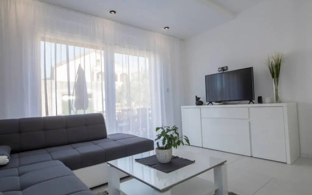 Holiday House Gavran
