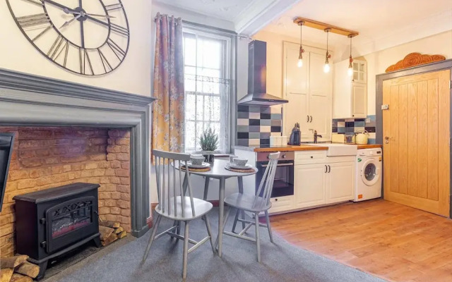 Host Stay Merchant House Studio