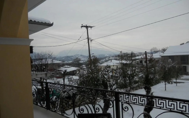 Gogos Hotel