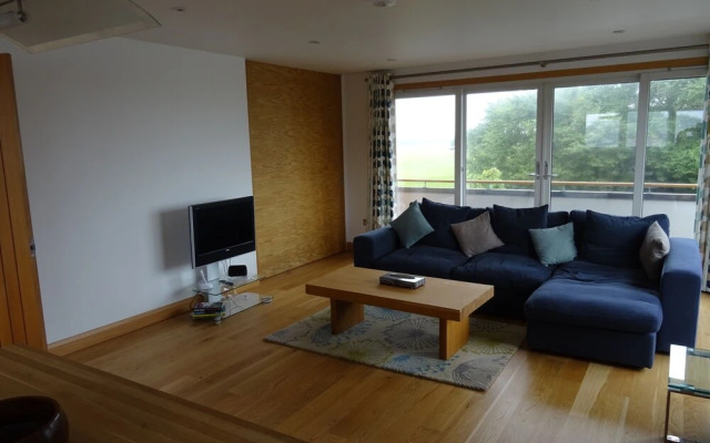 Grey Harlings Apartment