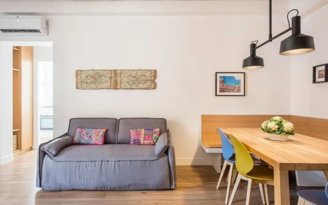 Le Niche Holiday Home With Balcony