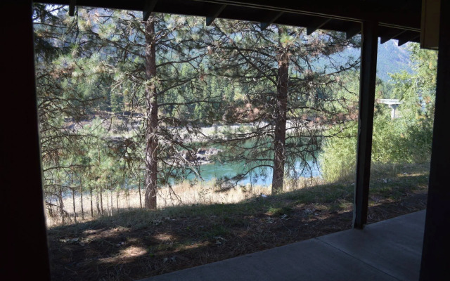 Rimrock Lodge