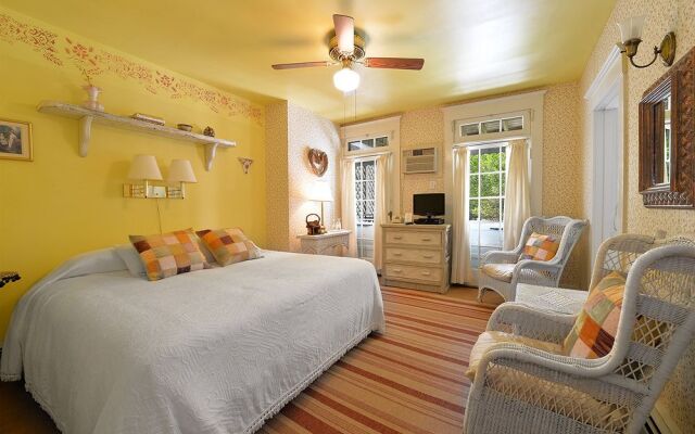 Village Latch Inn Hotel