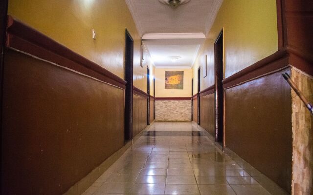 Adesuwa Royal Guest House Ketu