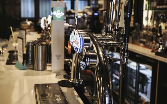 The Royal Bar & Shaker