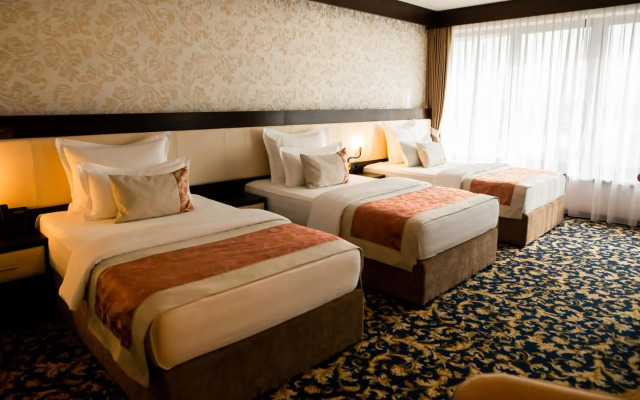 Malak Regency Hotel