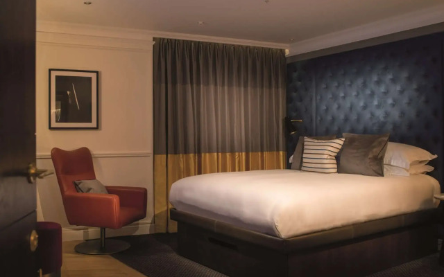 The Guardsman Hotel and Residences