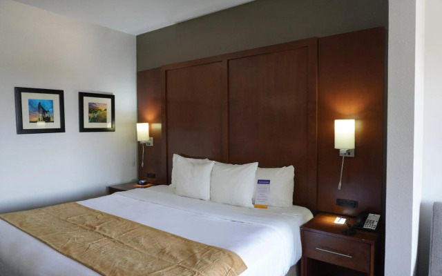Comfort Inn & Suites Frisco - Plano