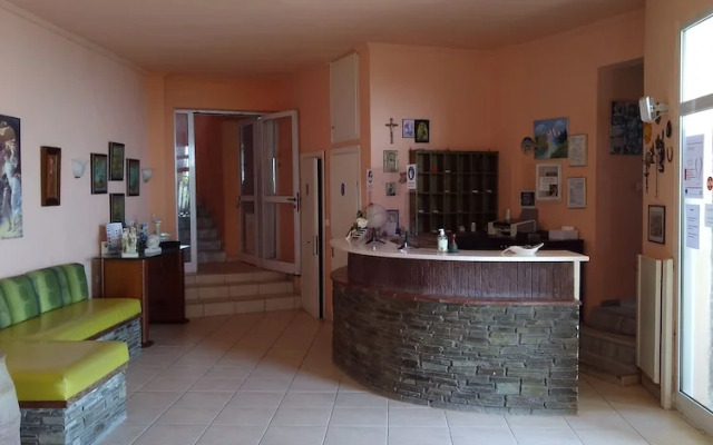 Polychrono Beach Hotel