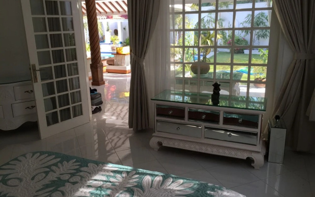 Yogyakarta Tropicana Villa