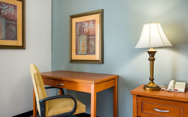 Quality Inn & Suites Chattanooga West near Lookout Mountain
