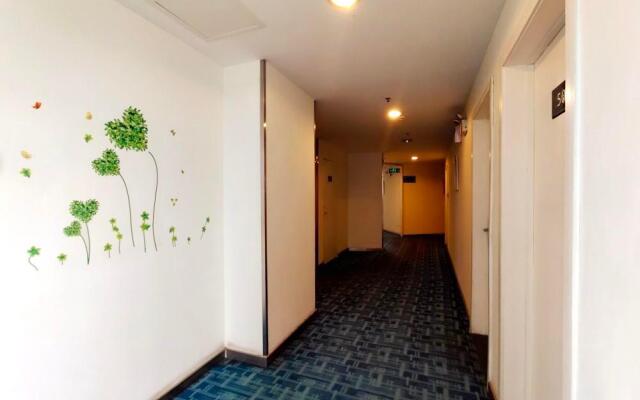 7 Days Premium Hotel Chengdu Kuangzhai Alley New City Square Branch