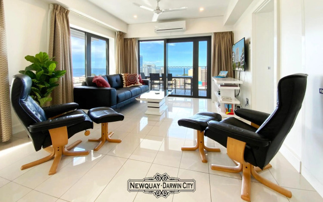 "NEWQUAY" Ideal Location & Views at PenthousePads