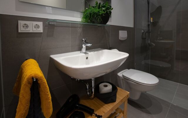 LivIn63 Studio Apartments