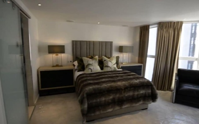 Spacius 3-bed Apartment in Kensington, London