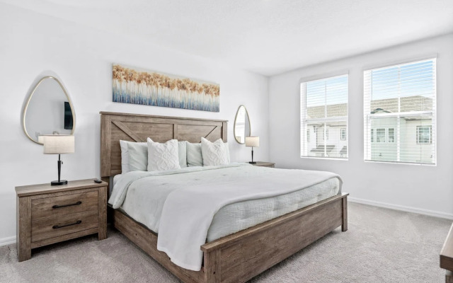 Lovely Townhome Sleeps 8 Eve101