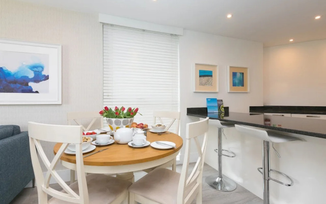 Peninsula Apartment 2