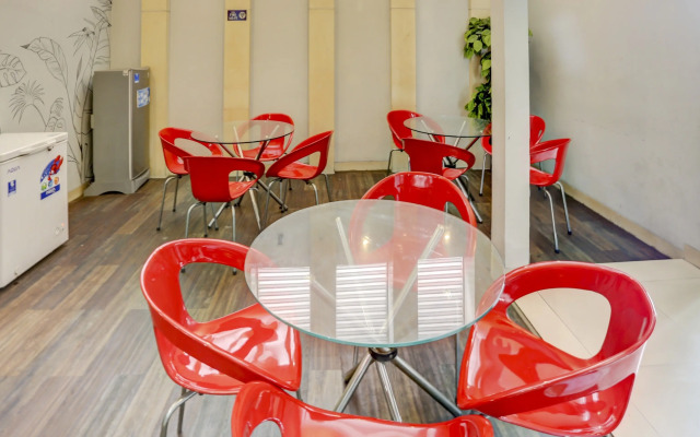 Super OYO Capital O 90056 Wisma Kebon Kacang 9