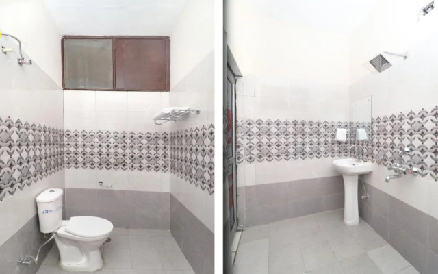 OYO 15620 Hotel Dynasty