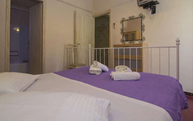 Cristina Apartments