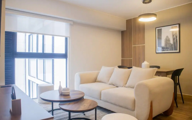 w Elegant 2BR w Distinctive Deco in Miraflores