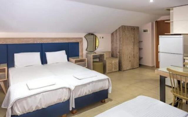 LE MONDE Apartments