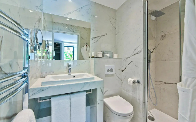 Hotel La Villa Port d Antibes & Spa