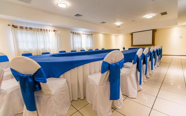 Best Western Las Mercedes Airport