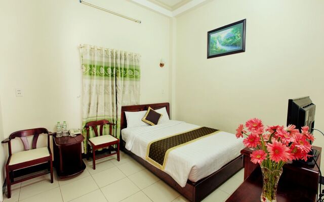 Green Moon Beach Hostel
