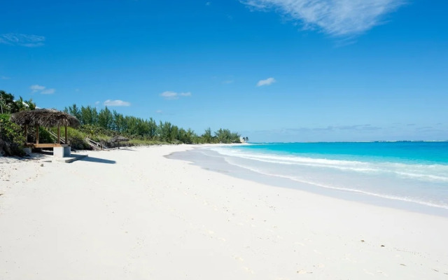 Sandy Hill Beach House 6 Bedroom Home