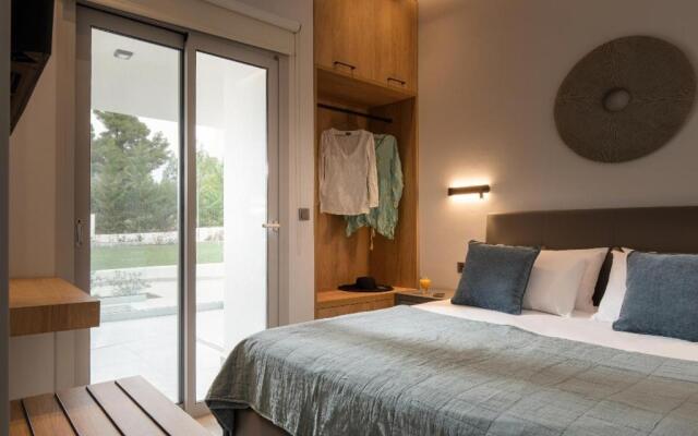 Nikiti Botanic Pool Suites