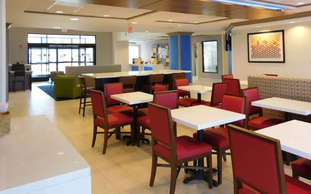 Holiday Inn Express Coventry S - West Warwick Area