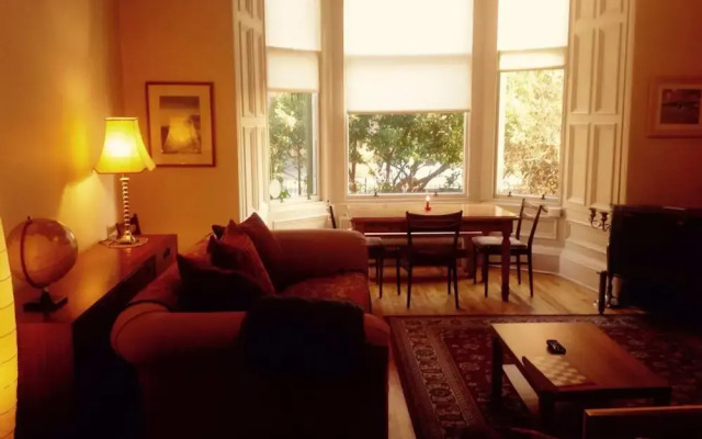 Botanic Garden 2 Bedroom Apartment in Edinburgh
