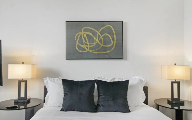 Chic Studio - Del Prado 418