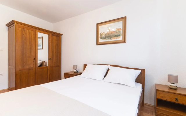 Seafront Spacious Apartment Spazzio
