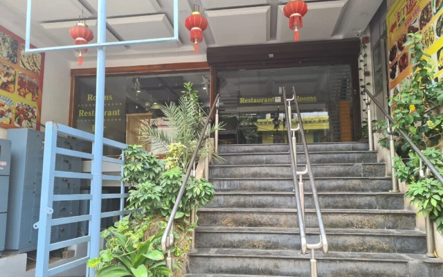 Hotel Nadaradjane Residency