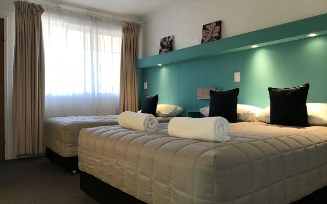 Pleasant Way River Lodge