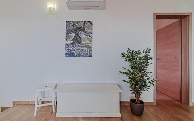 Stunning Home in Nova With Wifi and 3 Bedrooms