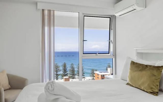 Burleigh Headland 2 Bedroom Stay, just a stones throw from the beach! – Guest Rooms – Gold Coast