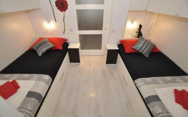 Eden - 30m From the sea - A2