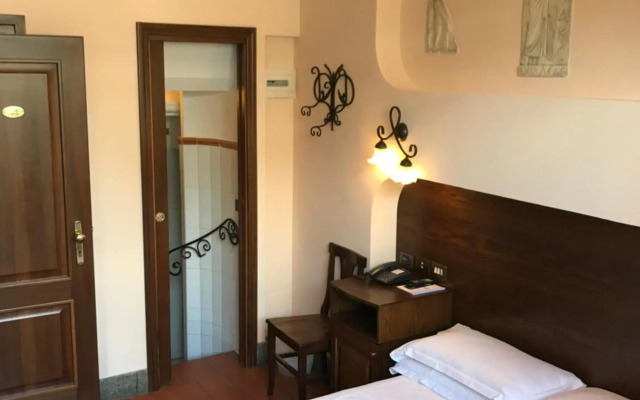 Hotel Okapi