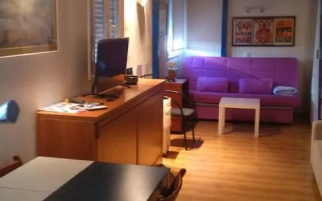 MC YOLO Apartamento Museo Reina Sofia