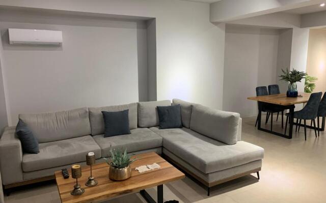 Central Urban Luxury Sea View Apt Since 2009